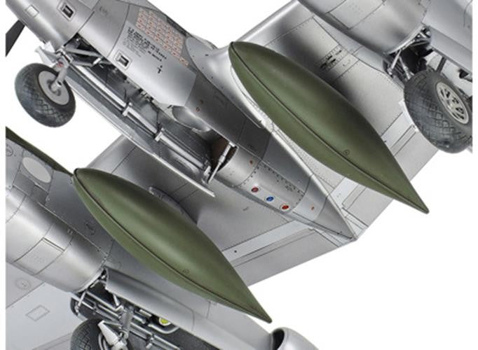 Tamiya 1/48 1 :48 Lockheed P-38 J Lightning SCALE MILITARY MODEL 61123