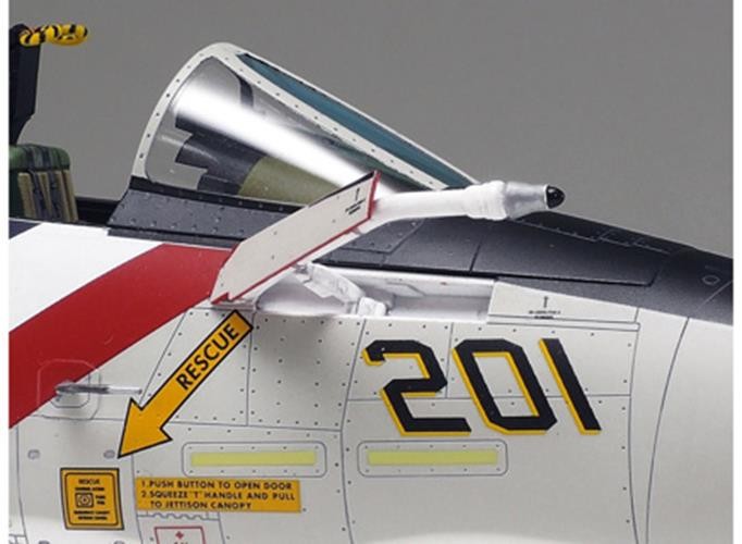 Tamiya GRUMMAN F-14A TOMCAT 61114 1:48 Scale Model Aircraft Kit