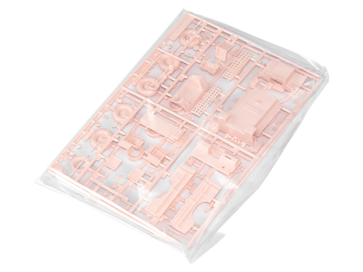 Tamiya Model Kit 1/35 SAS British Pink Panther Vehicle Model Kit Toys 35076