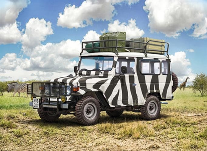 ITALERI 1:24 1/24 Toyota Land Cruiser Safari SCALE MODEL KIT 3681