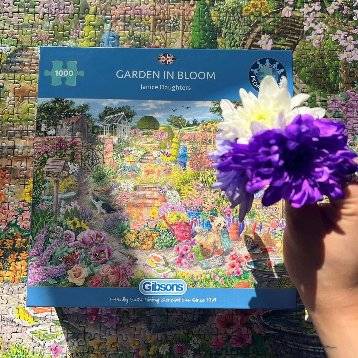 Gibsons Garden In Bloom 1000 Piece Jigsaw Puzzle G6368