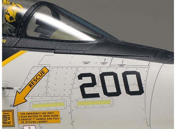 Tamiya GRUMMAN F-14A TOMCAT 61114 1:48 Scale Model Aircraft Kit