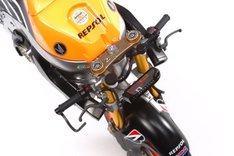 Tamiya REPSOL HONDA RC213V'14 14130 1/12 Scale Model Motorbike Kit