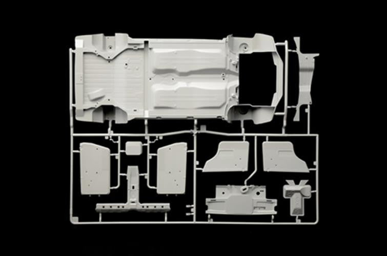 ITALERI 1:12 1/12 Lancia Delta HF Integrale MODEL CAR KIT 4709