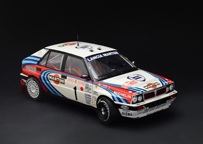 ITALERI 1:12 1/12 Lancia Delta HF Integrale MODEL CAR KIT 4709