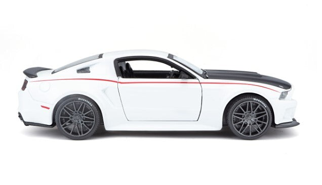 Maisto 1:24 1/24 2014 Ford Mustang GT Street Racer Diecast Model Car M31506