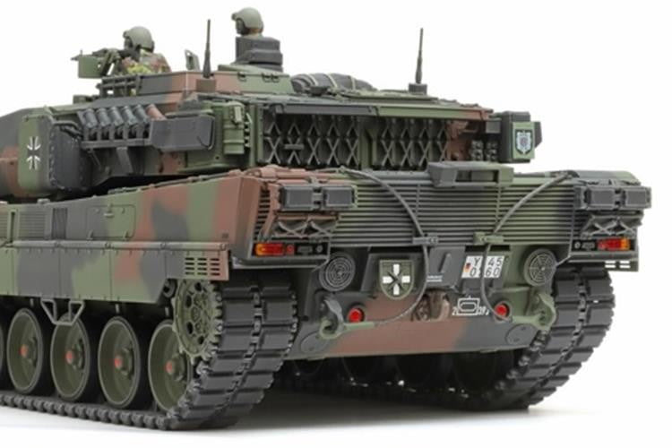 Tamiya 1/35 Leopard 2 A7Vb 35387 1:35 Scale model military Tank