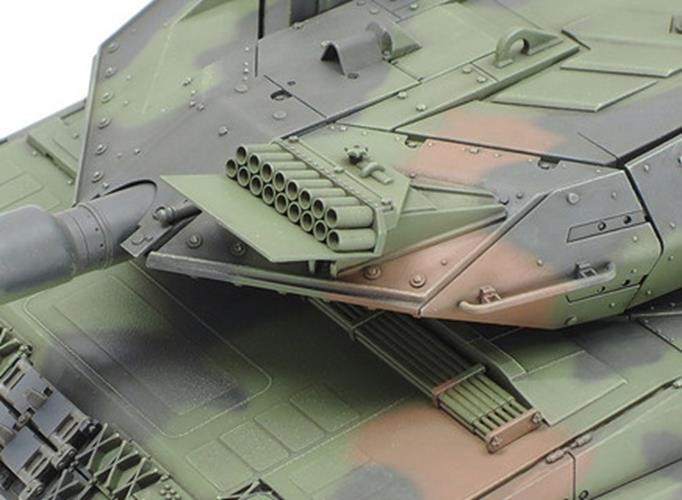 Tamiya 1/35 Leopard 2 A6 Main Battle Tank 35271 1:35 Scale model Kit