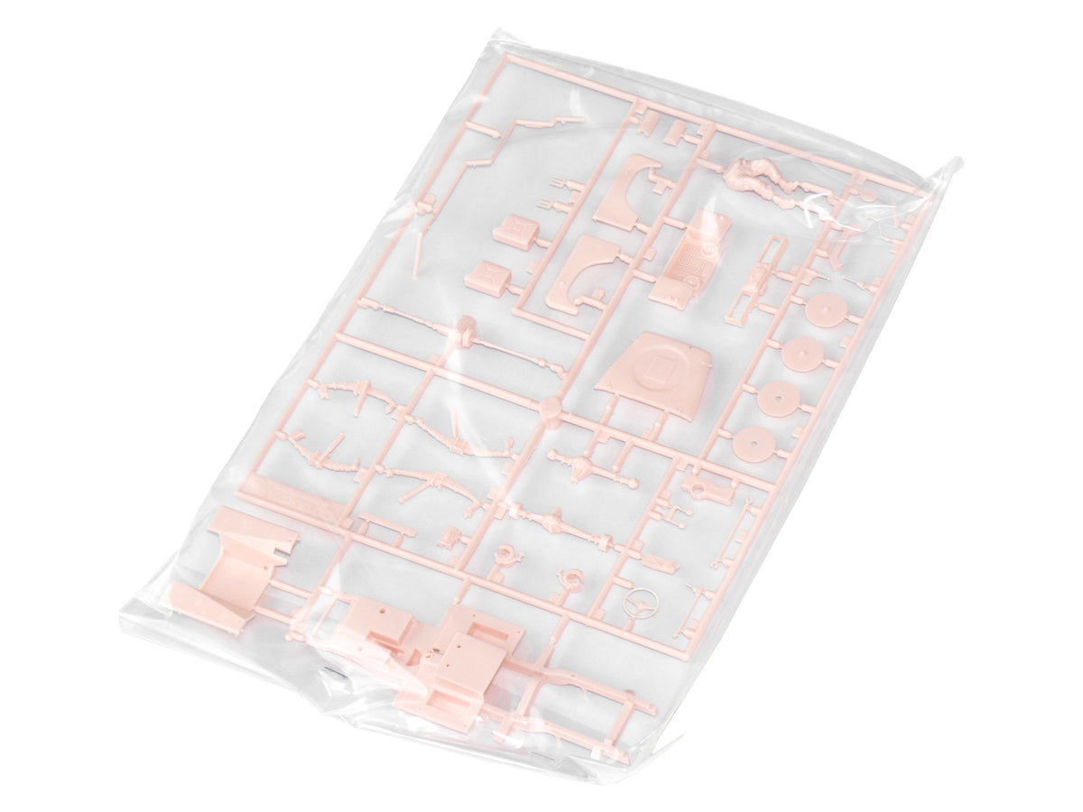 Tamiya Model Kit 1/35 SAS British Pink Panther Vehicle Model Kit Toys 35076