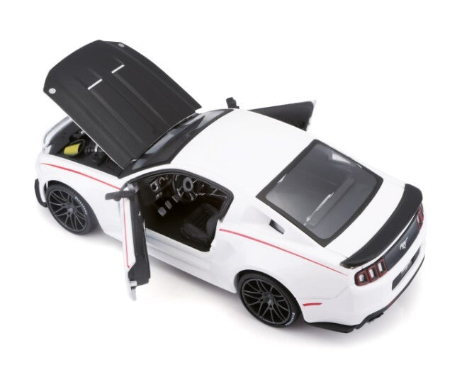 Maisto 1:24 1/24 2014 Ford Mustang GT Street Racer Diecast Model Car M31506